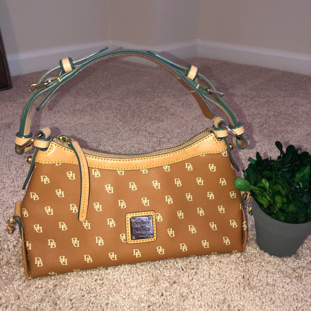 ⛔️SOLD⛔️Authentic Dooney and Bourke mini